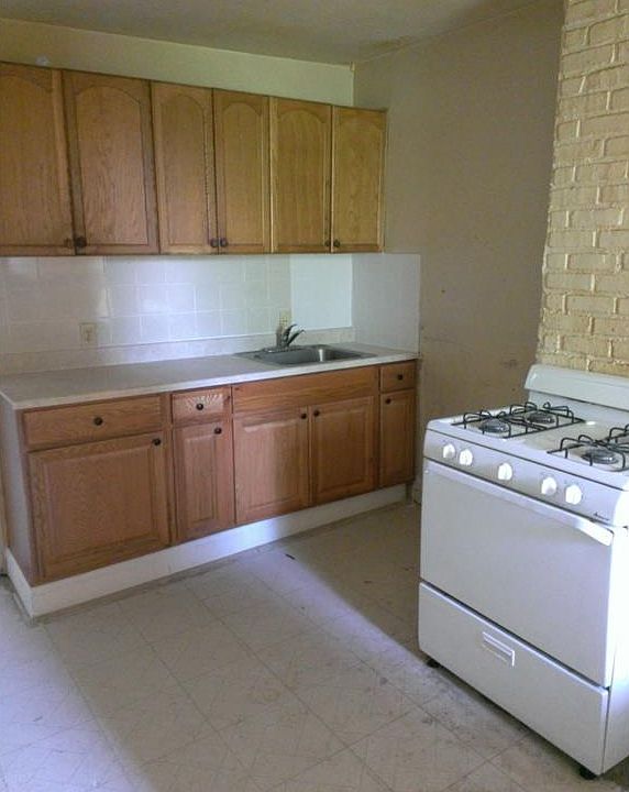 1st image of 139 Beech St APT 2L