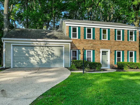 600 Leisure Ln, Greenwood, IN 46142