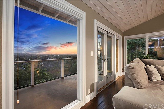 Balcony off great room/family room