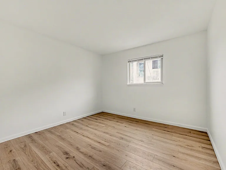 635 Emory St #9 — Photo 8