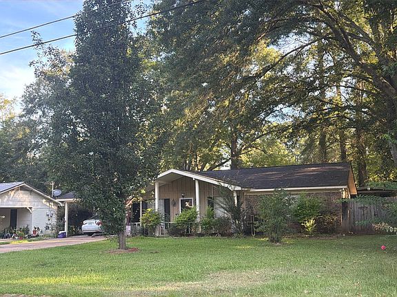 5th image of 108 Cavalier Dr