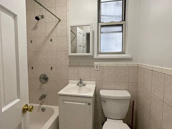 4th image of 47-21 45th St #1R