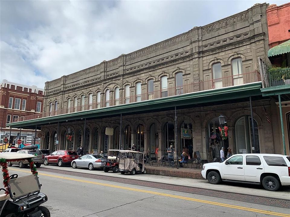 1st image of 2118 Strand St #205