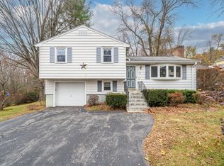 13 Crowley Rd, Burlington, MA 01803