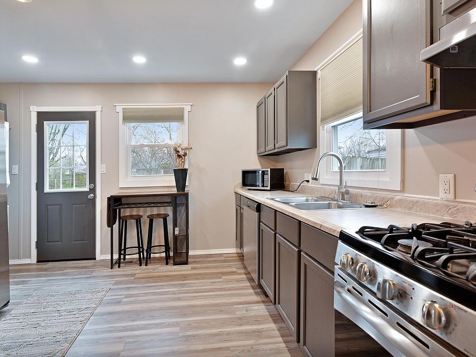 Kitchen layout