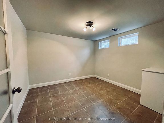 2nd image of 29 Chipping Rd #Basement
