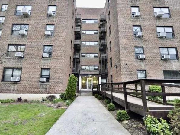 213-02 73rd Ave #1F, Oakland Gardens, NY 11364