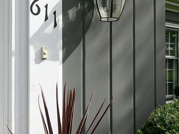 5th image of 611 S Main St