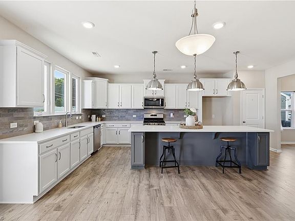 2nd image of 2404 Dukes Hollow Ct
