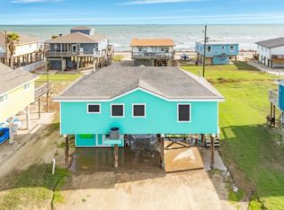 411 Seashell Dr, Freeport, TX 77541