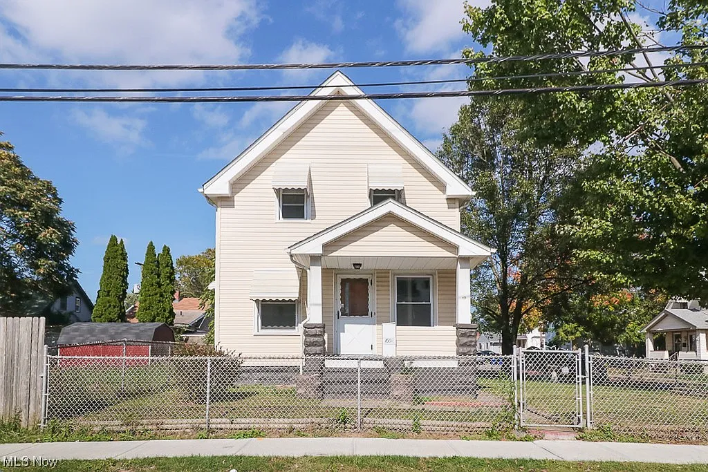 1602 Crestline Ave photo 1