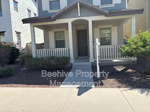 2947 N Evergreen St Photo 1
