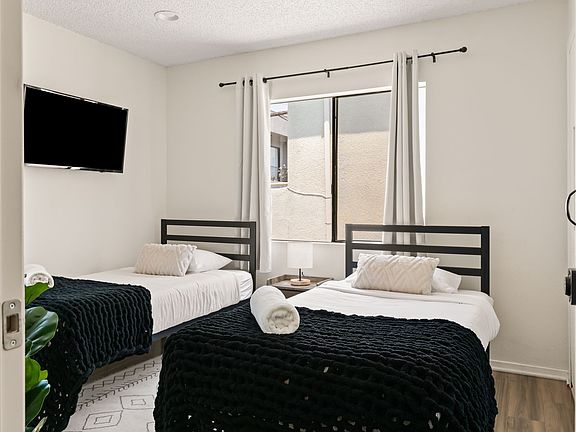 3rd image of 1823 Pelham Ave APT 5