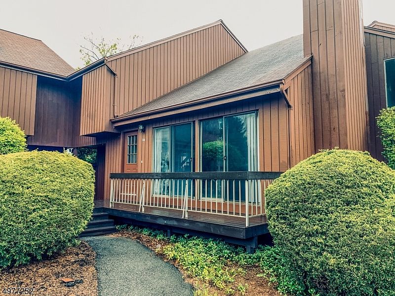 1st image of 24 BLOOMINGDALE DR 3A