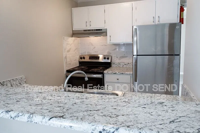 1 bed, 1.0 bath, 700 sqft, $835 — Photo 3