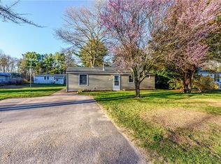 16 Baxter St, Charlestown, RI 02813