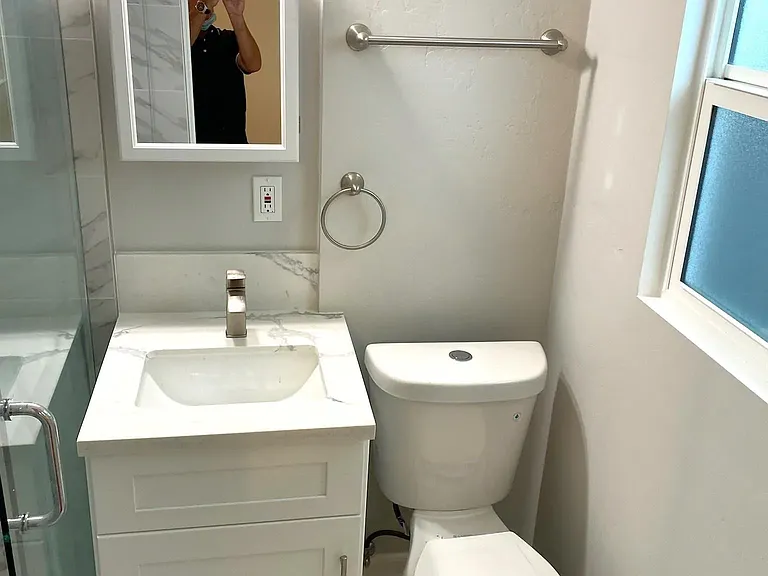 1216 Robinson Ave — Photo 5