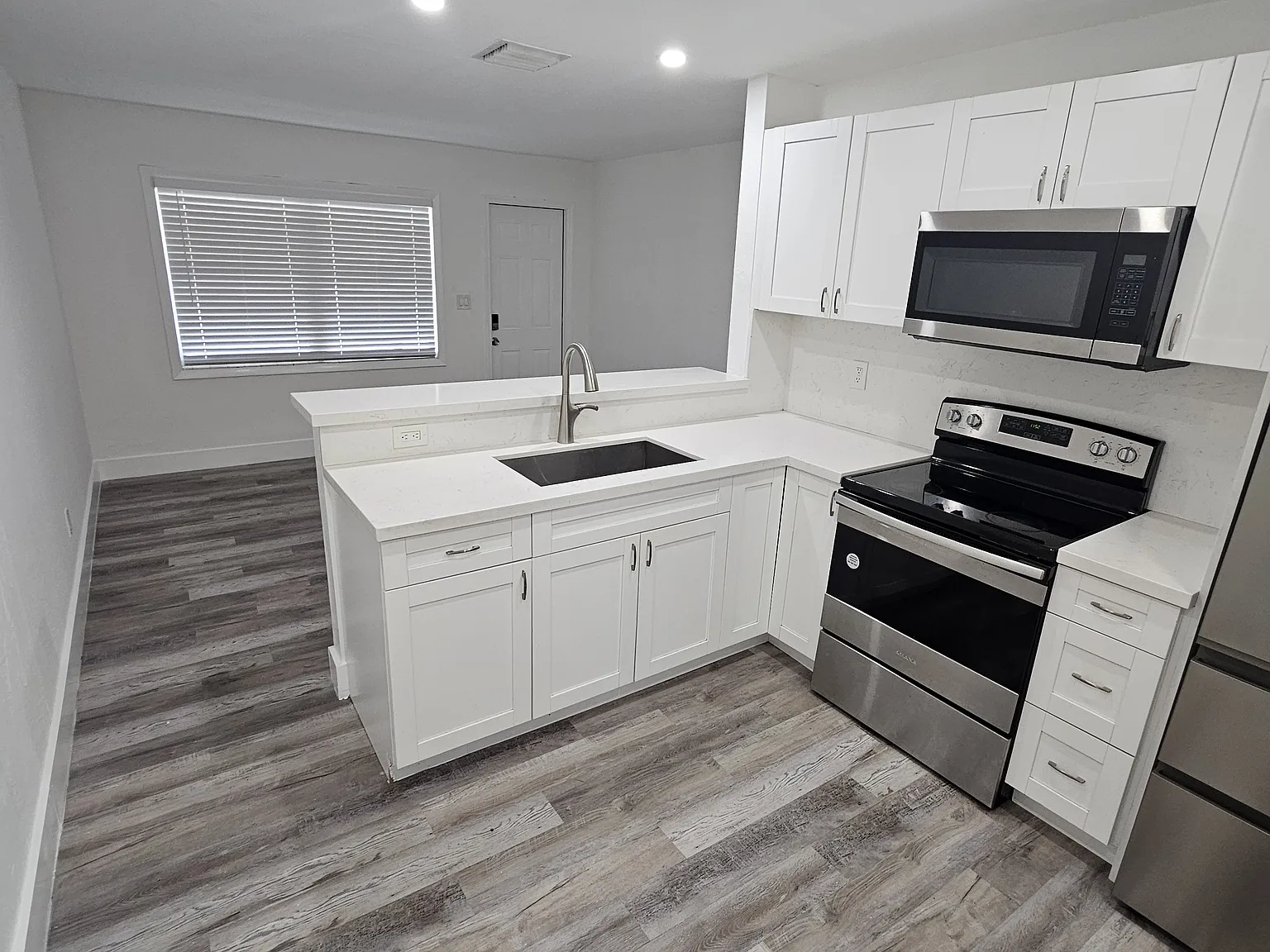 2 bed, 1370 sqft, $1,950 — Photo 4