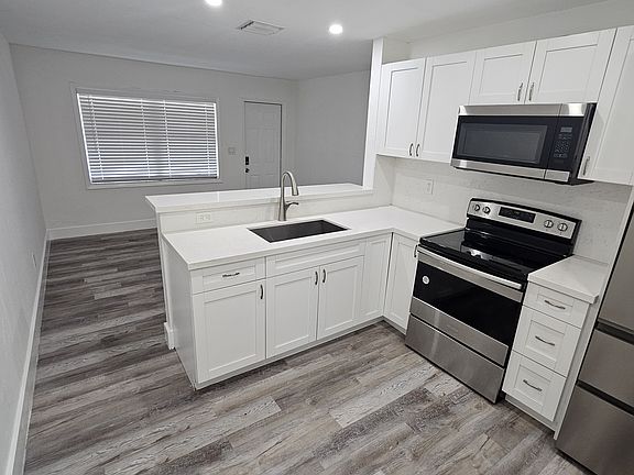 4th image of 2032 Taylor St #2032