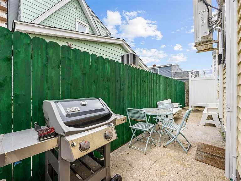 207 N Harvard Ave — Photo 43