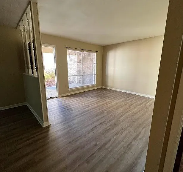 752 Kenmore Ave — Photo 7