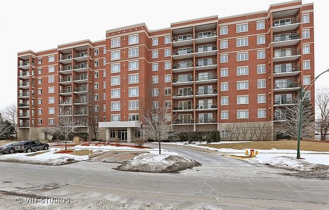 1st image of 5555 N Cumberland Ave Unit 709