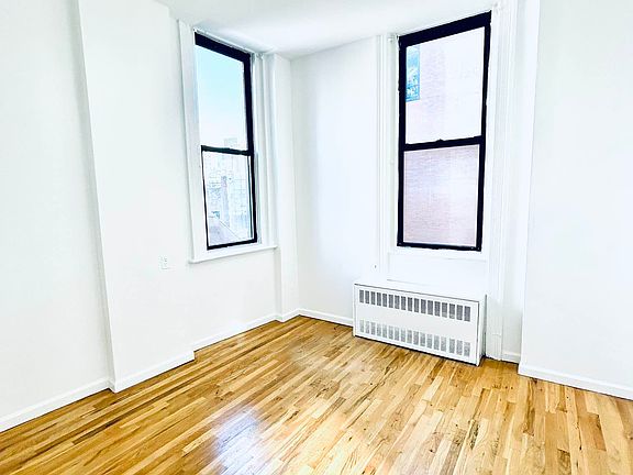 5th image of 11 Maiden Ln APT 15E