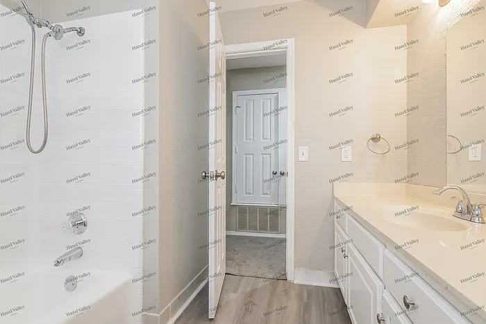 770 Lexington Park — Photo 10