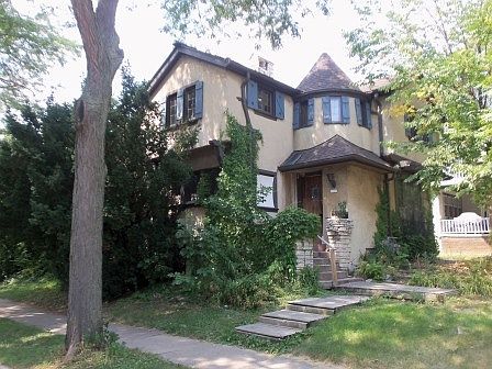 1st image of 2022 E Linnwood Ave