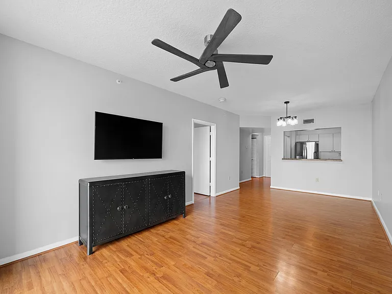 3020 NE 32nd Ave #710 — Photo 5