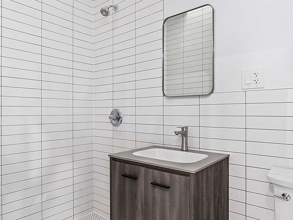 5th image of 339 21st St APT 2