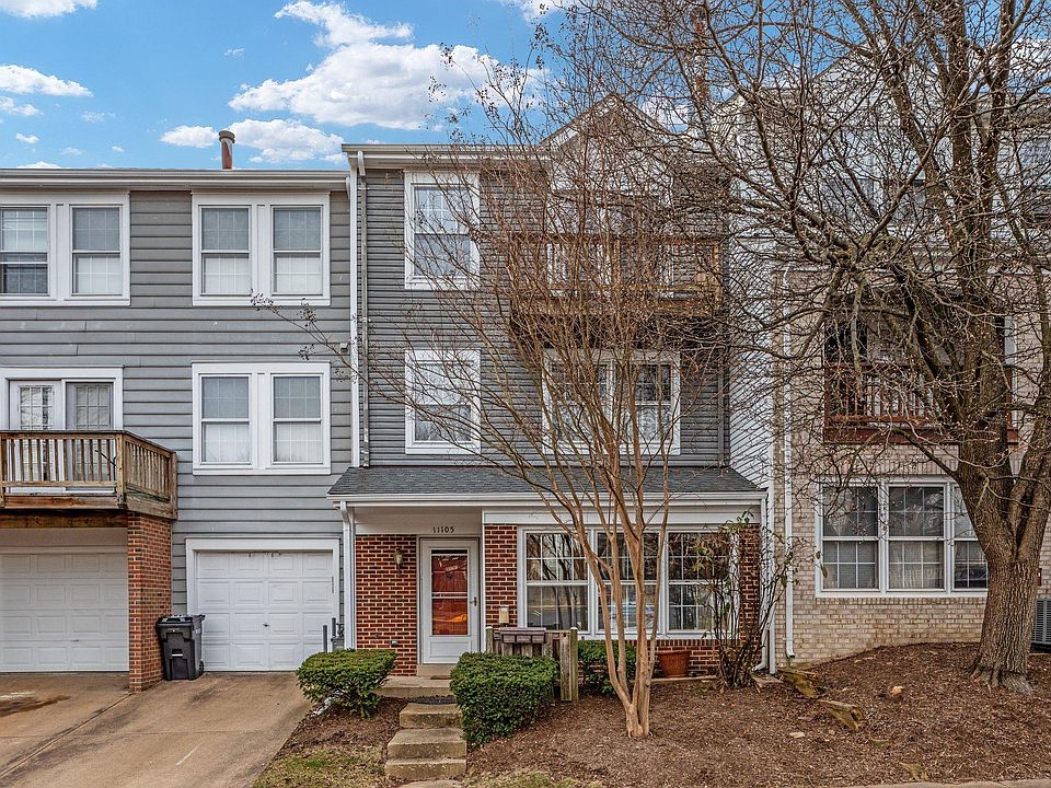 Lovely three bed, 2.5 bath townhouse