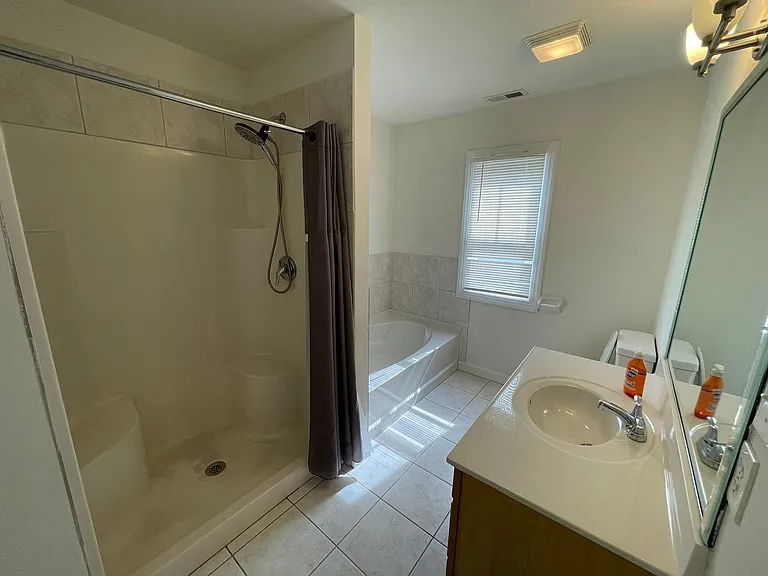 1029 E Balview Ave — Photo 11