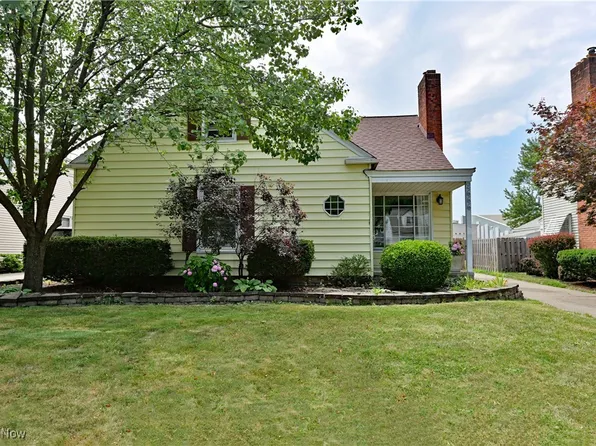 2666 Westmoor Rd, Rocky River, OH 44116