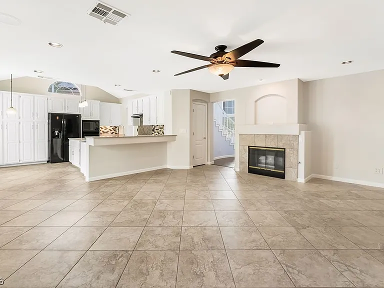 1733 Tesara Vista Pl — Photo 16