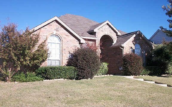 2nd image of 2851 Hampshire Ln