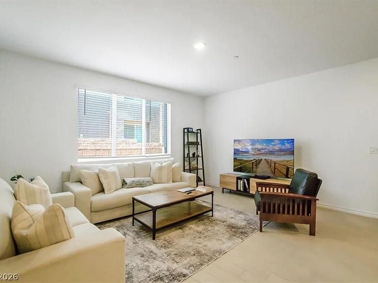 1529 Eva Crossing Pl — Photo 1