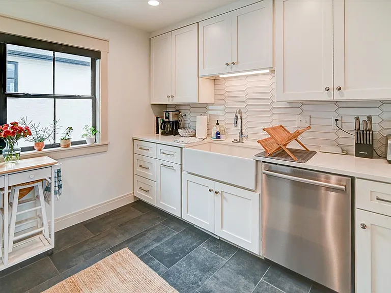 401 Presidential Ln #3 — Photo 10
