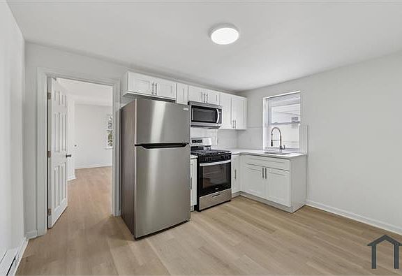 2nd image of 1626 N 17th St #301