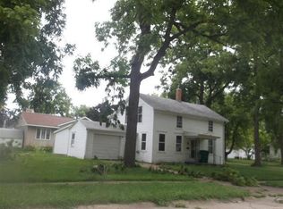518 3rd St SE, Independence, IA 50644