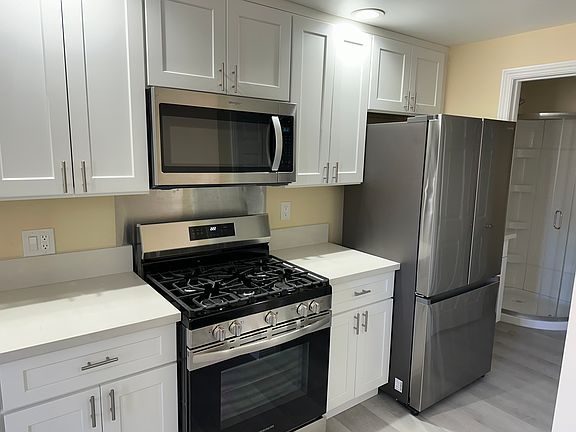 3rd image of 3973B W 171st St #B