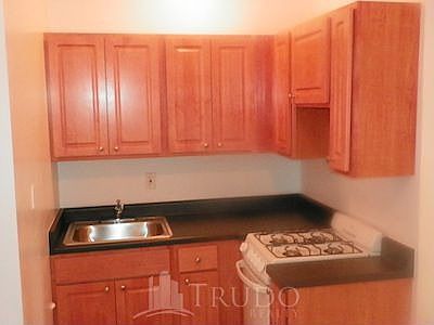 2nd image of 5417 N Kenmore Ave APT 202
