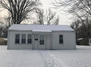 4719 SW Sunny Dell Ct, Topeka, KS 66614