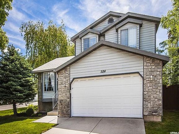 2nd image of 584 E Bulrush Way