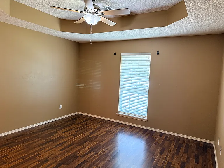 1721 Eastgate Cir — Photo 17