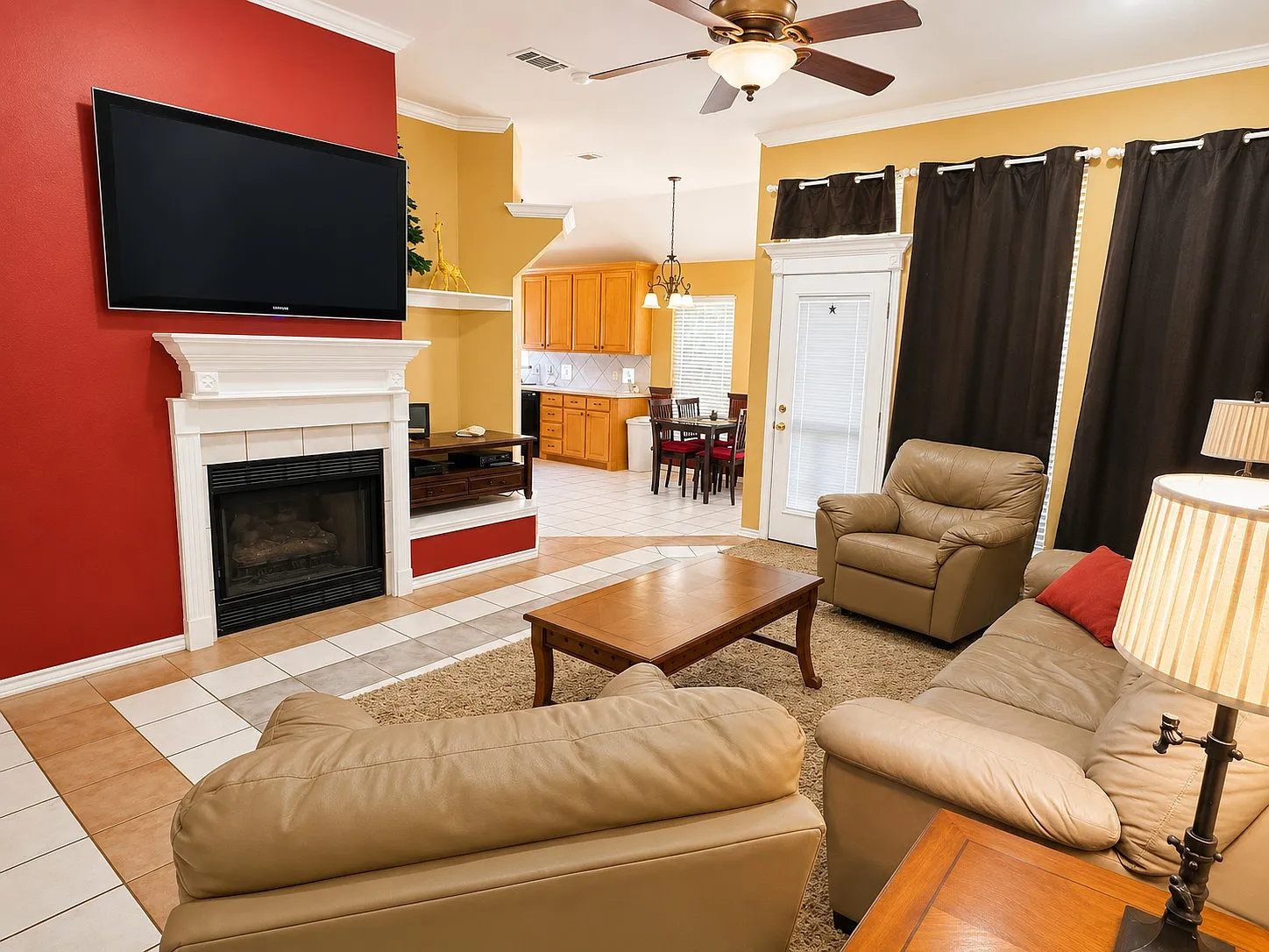 3 bed, 1323 sqft, $2,000 — Photo 4