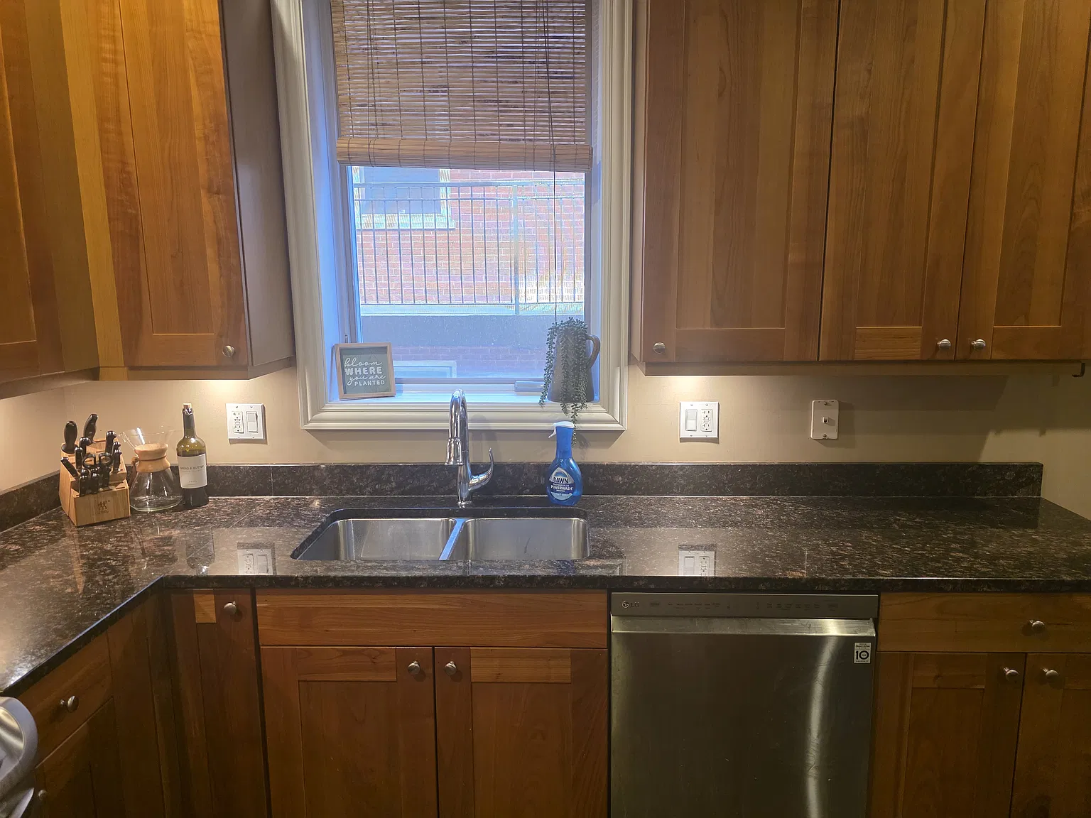 2 bed, 1400 sqft, $2,700 — Photo 4