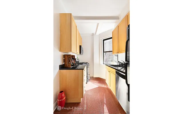 Sold by Douglas Elliman | media 10