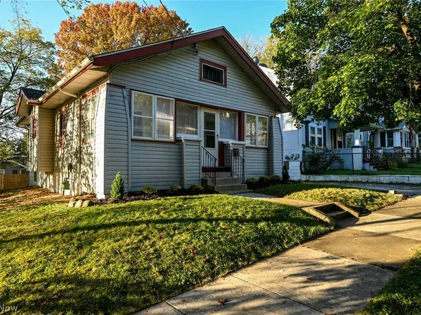 800 Fess Ave, Akron, OH 44307