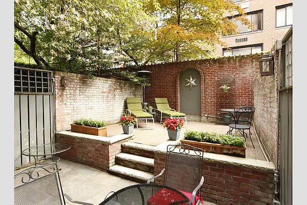 Sold by Stribling | media 16